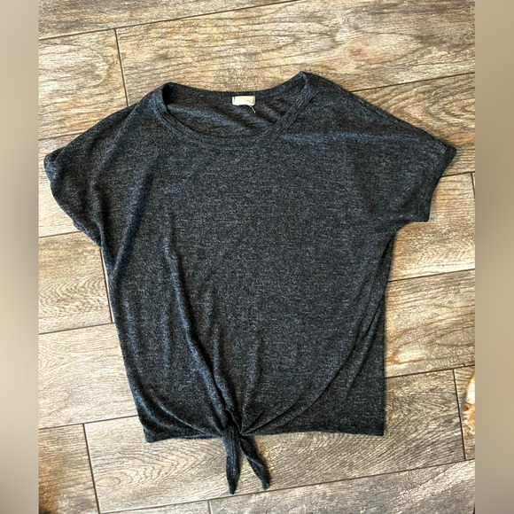 Women front tie top - Picture 1 of 1